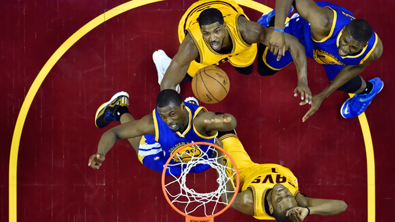 Gim 3 Final NBA: Golden State Warriors vs Cleveland Cavaliers