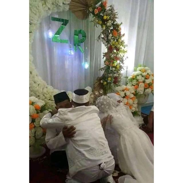 6 Baju Pengantin Pria Ini Nyeleneh Banget, Tamu Undangan Tepuk Jidat