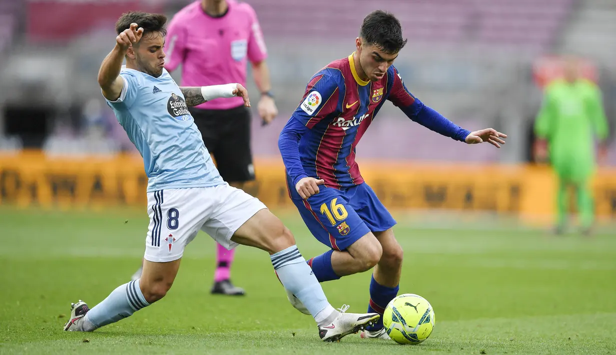 Pedri - Remaja 18 tahun ini merupakan pemain andalan dan tak tergantikan baik di Timnas Spanyol maupun Barcelona. Dengan kecepatan dan kemampuannya menusuk hingga jantung pertahanan lawan diprediksi akan merepotkan pertahanan Bayern Munchen.  (Foto:AFP/Pau Barrena)