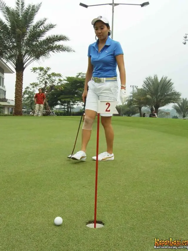 Gaya 6 Artis Cantik yang Hobi Main Golf, Modis dan Sporty