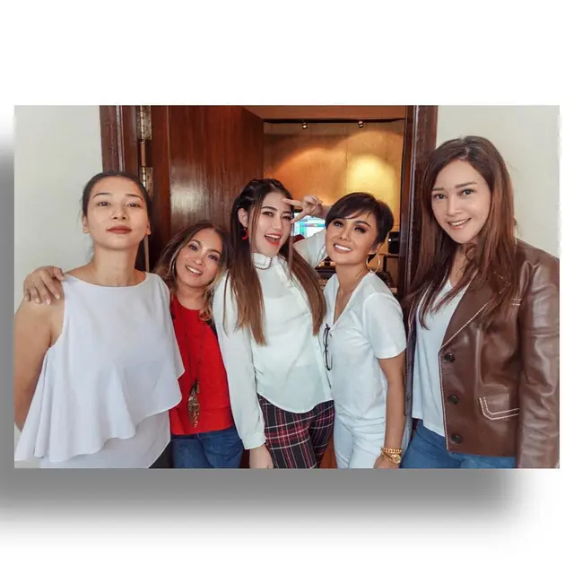 8 Potret Persahabatan Maia Estianty dan Yuni Shara, Kompak dari Dulu
