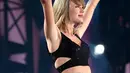 Tidak hanya terkenal sebagai seorang penyanyi, Taylor pun juga sering memberikan donasi untuk orang-orang yang membutuhkan. (AFP/Bintang.com)