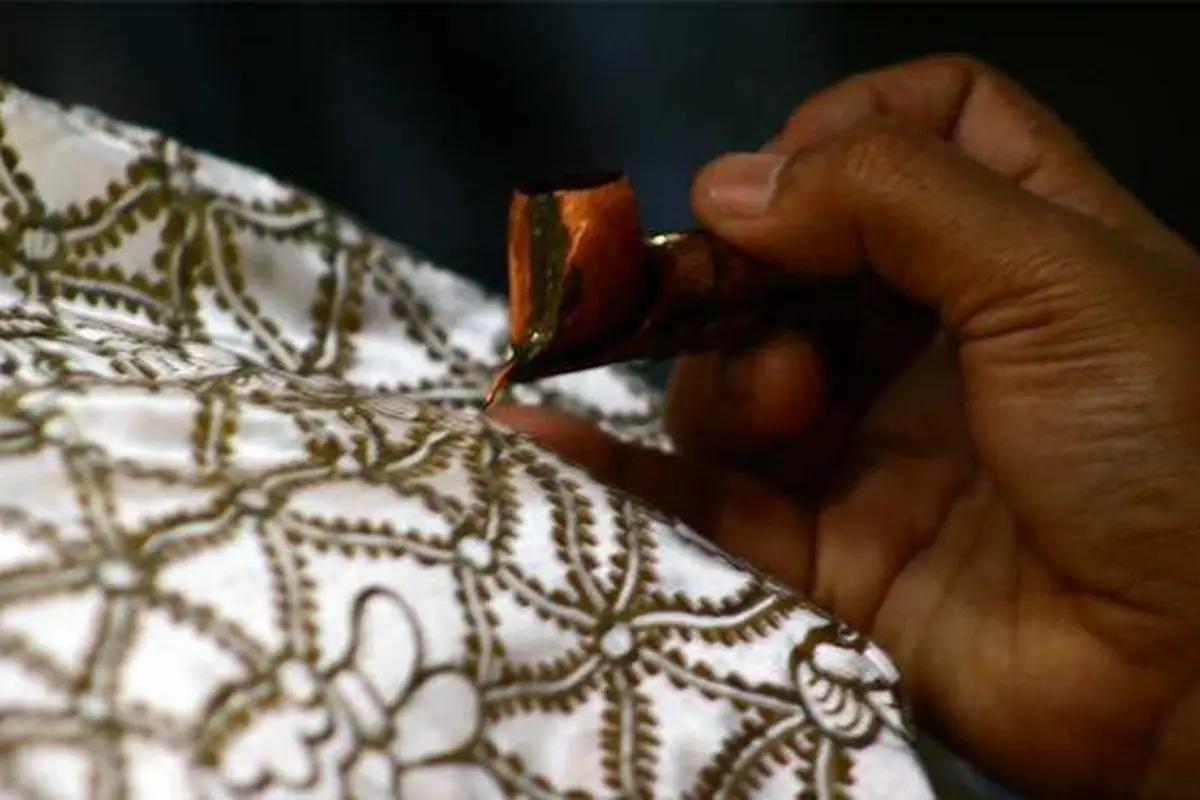 Selamat Hari Batik Nasional. (Sumber Foto: Liputan6)