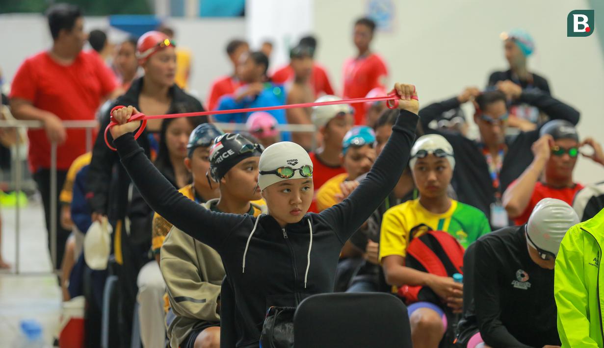 Sebanyak 24 provinsi yang terdiri dari Aceh, Bali, Banten, Bengkulu, DI Yogyakarta, DKI Jakarta, Jambi, Jawa Barat, Jawa Tengah, Jawa Timur, Kalimantan Barat, Kalimantan Selatan, Kalimantan Tengah, Kalimantan Timur, Kalimantan Utara, Kep. Riau, Lampung, NTB, Riau, Sulawesi Selatan, Sulawesi Tengah, Sumatra Barat, Sumatra Selatan, dan Sumatra Utara ambil bagian dalam Kejurnas Akuatik tahun ini. (Bola.com/Bagaskara Lazuardi)