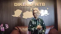 Kepala Dikbud NTB, Aidy Furqan saat ditemui Liputan6.com, di ruang kerjanya, Mataram, Nusa Tenggara Barat. (Liputan6.com/Dicky Agung Prihanto)