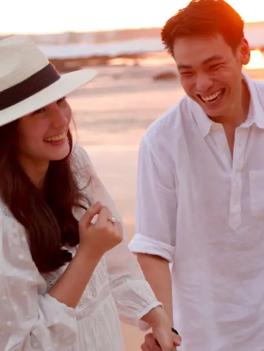 Chelsea Islan dan Rob Clinton (Instagram/elizabethkardinal)