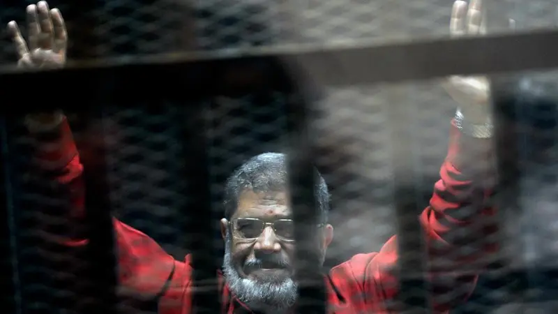 Mohammed Morsi yang meninggal di ruang sidang. (AP)