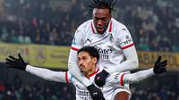 Momen pemain AC Milan Tijjani Reijnders mencetak gol ke gawang Hellas Verona pada lanjutan Liga Italia 2024/2025 hari Sabtu (21/12/2024) dini hari WIB. (X/AC Milan)
