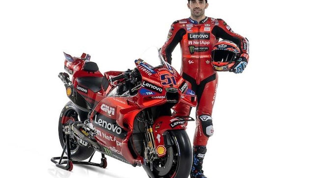 Menarik! Ducati Tunjuk Michele Pirro sebagai Pengganti Marc Marquez ...