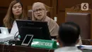 Jusuf Kalla dihadirkan sebagai saksi a de charge atau saksi yang meringankan bagi terdakwa Karen Agustiawan. (Liputan6.com/Herman Zakharia)