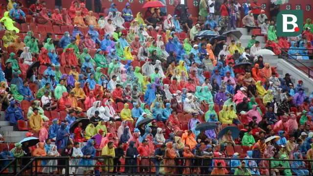 Foto: Sepi Penonton, Bali United Menyerah oleh PSS Sleman di Laga Pembuka BRI Liga 1 2023 / 2024