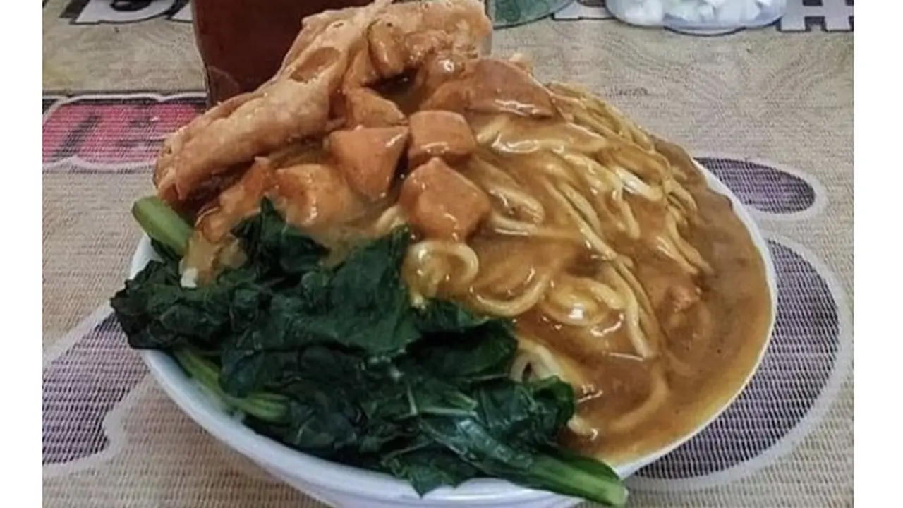 6 Potret Porsi Mi Ayam Jumbo Ini Bikin Kenyang Sebelum Makan