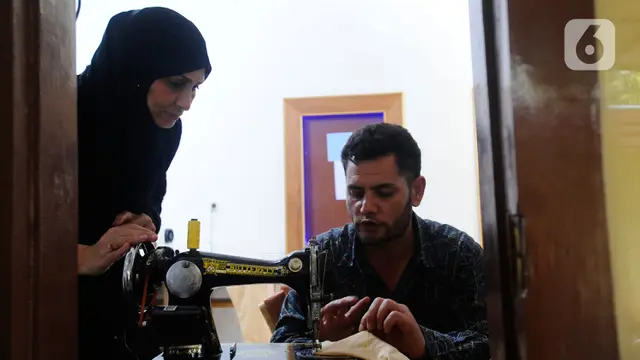 Semangat Para Pengungsi Berkarya di Tengah Ketidakpastian