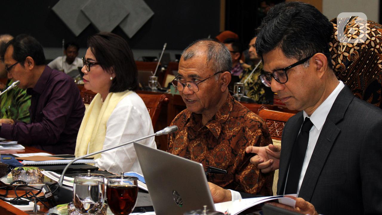 Rapat Komisi III DPR dengan KPK