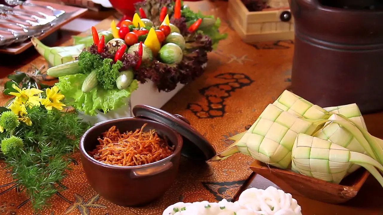 [Bintang] Persiapan Lebaran, Ini 5 Makanan yang Wajib Ada di Meja Makan