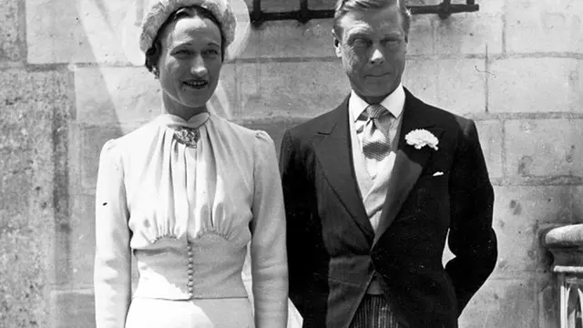 Edward VIII turun takhta demi nikahi janda