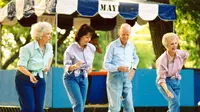 Para lansia yang aktif dalam kelas menari bailamos, tubuhnya lebih bugar dan sehat.