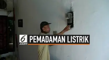 Sebagian warga Bekasi masih mengalami pemadaman listrik. Pemadaman listrik ini sangat merugikan warga karena tidak ada pemberitahuan. Salah seorang warga pemilik depot air isi ulang megaku merugi hingga Rp 1 juta per hari.