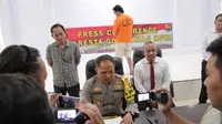 Kapolresta Gorontalo Kota Kombes Pol Ade Permana saat menggelar konferensi pers (Arfandi Ibrahim/Liputan6.com)