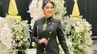 Model Kebaya Hitam Fitri Carlina di Ngunduh Mantu Al Ghazali, Ini Detailnya dengan Gaya Jawa Klasik