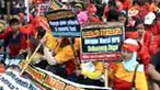 Serikat Rakyat Miskin Indonesia (SRMI), Kamis siang, berunjuk rasa di depan Istana Presiden. Dalam aksinya, SRMI menuntut pemerintah menolak kenaikan tarif dasar listrik dan menambah anggaran pendidikan serta subsidi rakyat miskin. 