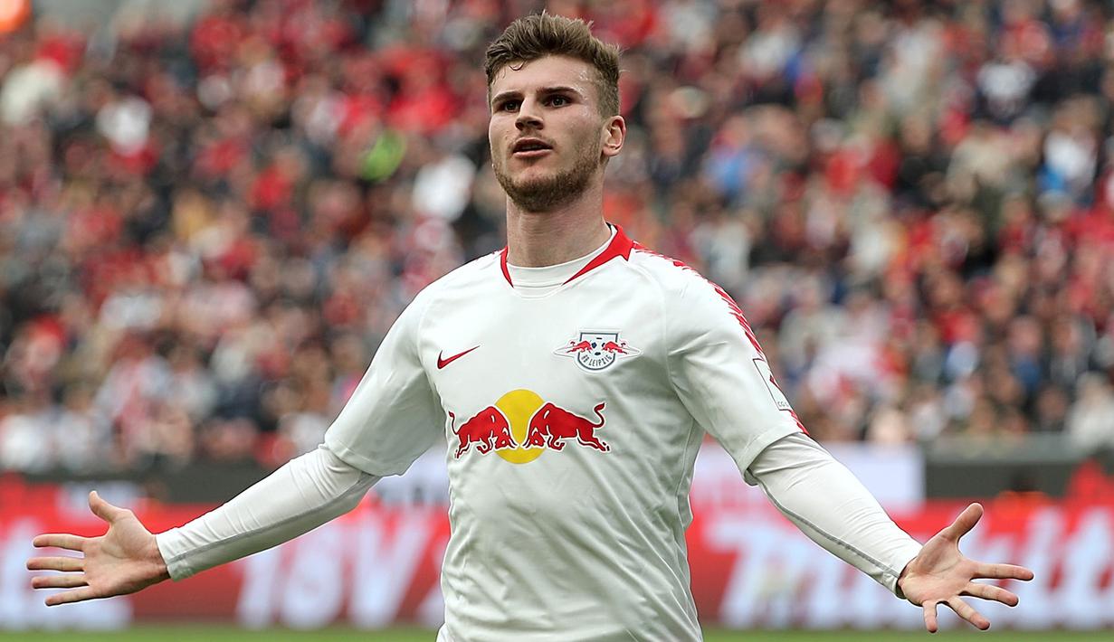 5. Timo Werner (RB Leipzig) - Pemain asal Jerman ini adalah andalan RB Leipzig sejak musim 2016/2017. Menjadi salah satu striker tertajam di Bundesliga membuat Manajer MU, Ole Gunnar Solskjaer mendesak klub untuk segera memboyongnya. (AFP/Hasan Bratic)