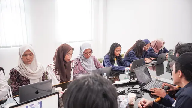 Workshop digital marketing digelar Yayasan Indonesia Setara (YIS) bekerja sama dengan Dinas Koperasi, Usaha Kecil, Menengah, dan Perindustrian Perdagangan (DKUKMPP) Kota Cirebon serta Refo.