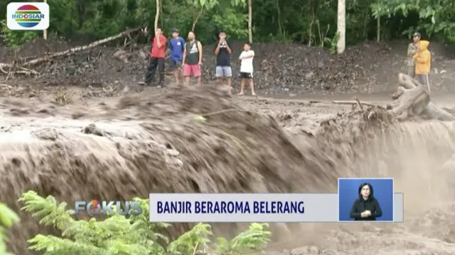 Banjir beraroma belerang menerjang Dusun Butus, Karangasem, Bali hingga menyebabkan infrastruktur rusak.