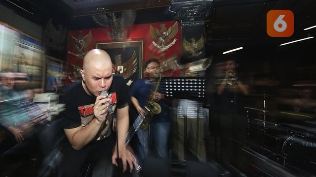 [Fimela] Ahmad Dhani dan TRIAD