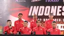 Dalam dua tahun terakhir, Byon Combat telah menciptakan sejarah dengan memecahkan rekor di Museum Rekor Indonesia (MURI). Tampak dalam foto, tim Mixed Martial Arts (MMA) Indonesia saat memberi keterangan terkait Byon Combat Showbiz Vol. 6 di Tennis Indoor, Senayan, Jumat (21/11/2025). (Bola.com/M Iqbal Ichsan)