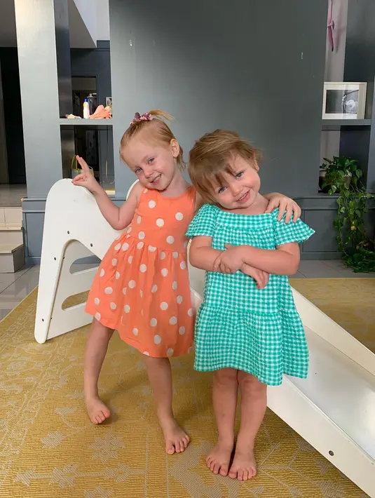 <p>Paras cantik Marissa ternyata menurun kepada anak-anaknya. Tak hanya itu saja, dua anak ini juga punya senyum yang menawan. [Foto: Instagram.com/marissaln]</p>