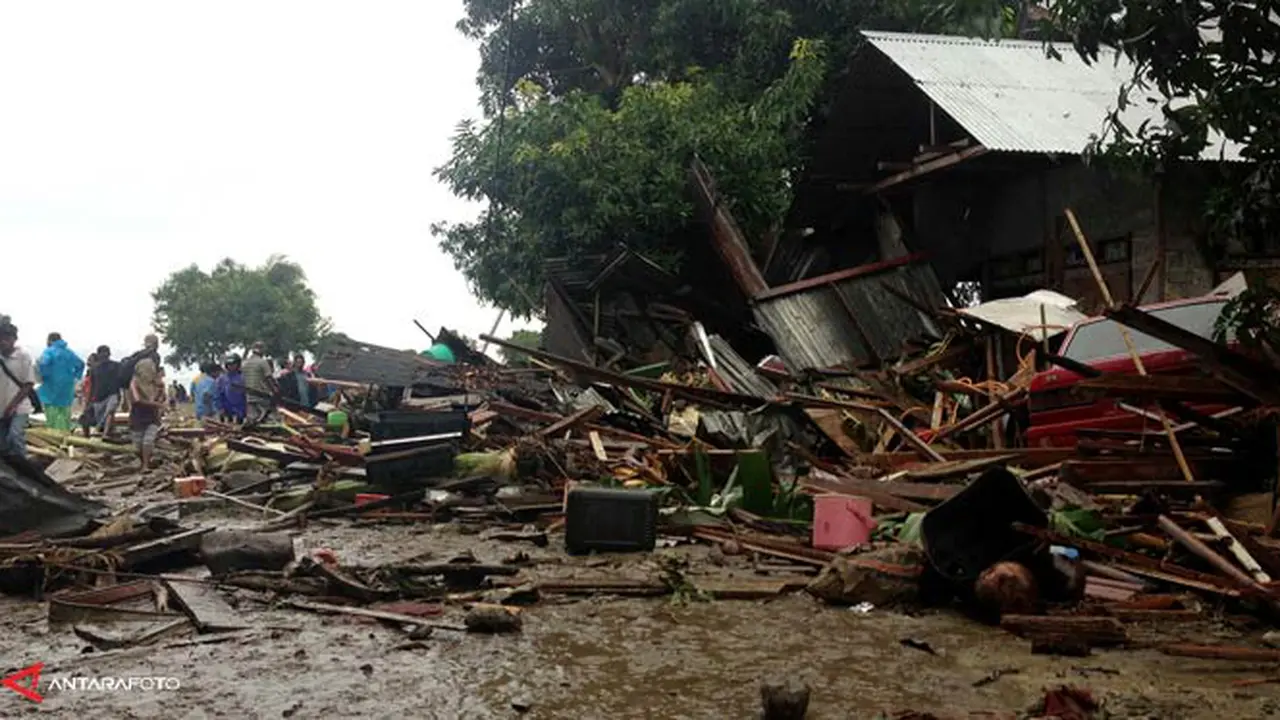 banjir-ambon-130730b.jpg