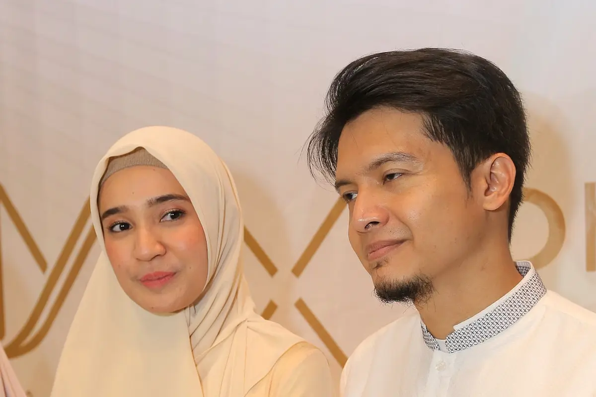 [Fimela] Dhini Aminarti dan Dimas Seto
