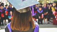 Pendidikan tinggi dapat membantu mencerdaskan kaum perempuan (unsplash.com/MD Duran)