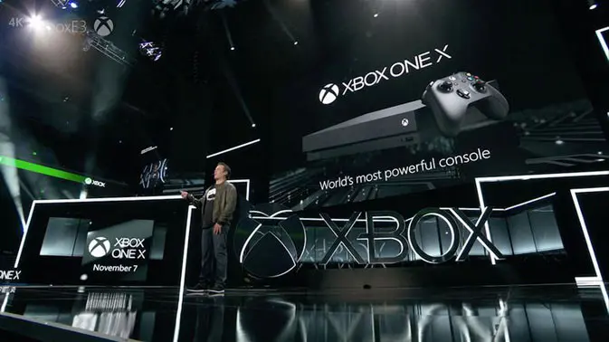 Phil Spencer ungkap Xbox One X di E3 2017. (Doc: Cnet)