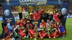 Pemain PSG rayakan juara setelah mengalahkan Bastia