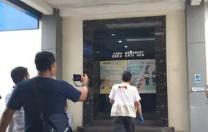 KPK Geledah Kantor Bea Cukai Kudus
