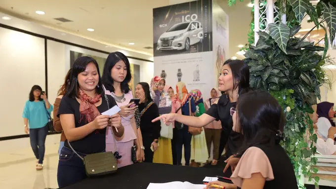 [Bintang] MakeupMakeup with Tyna Kanna Mirdad Digelar Hari Ini