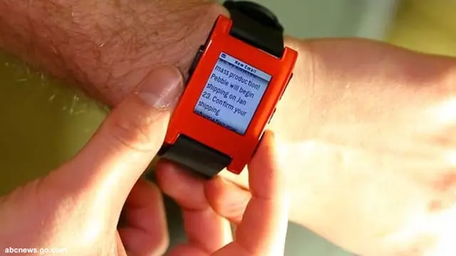 smartwatch-pebble-131002c.jpg