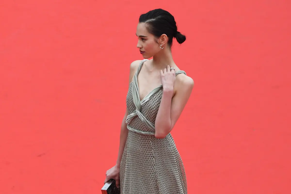 Model Cantik Kiko Mizuhara Curi Perhatian di Festival Film Cannes