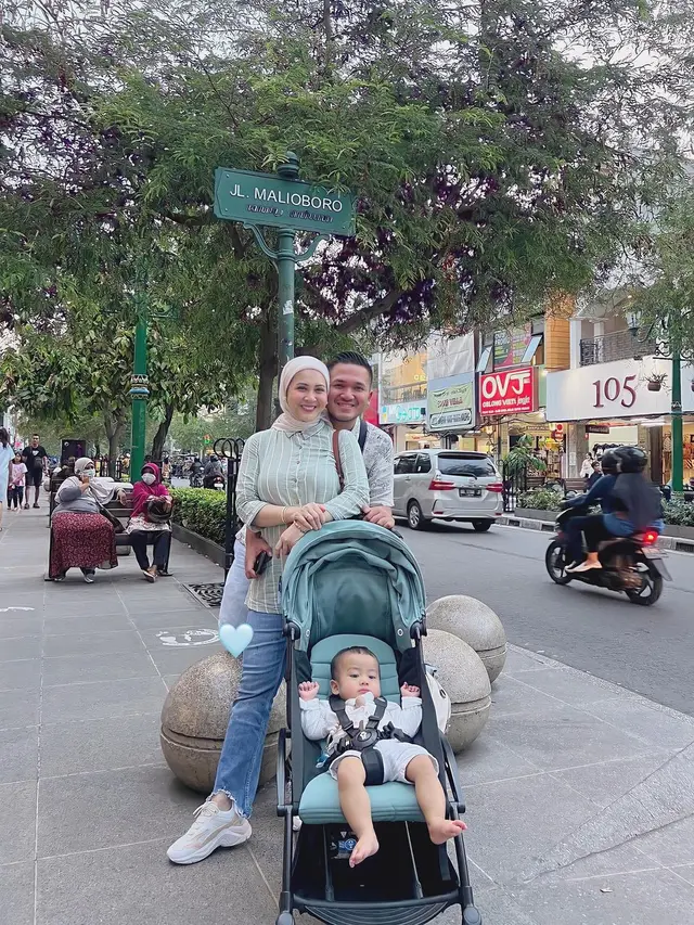 Ajak Anak, Ini 6 Momen Liburan Kesha Ratuliu dan Suami di Jogja