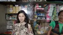 Hari Batik Nasional dirayakan bertepatan dengan ditetapkannya batik sebagai warisan budaya takbenda dari Indonesia oleh UNESCO pada tahun 2009. Bangga dengan hal itu, Dian Sastro bahkan sudah memakai daster batik sejak dirinya masih muda. (Liputan6.com/IG/@therealdisastr)