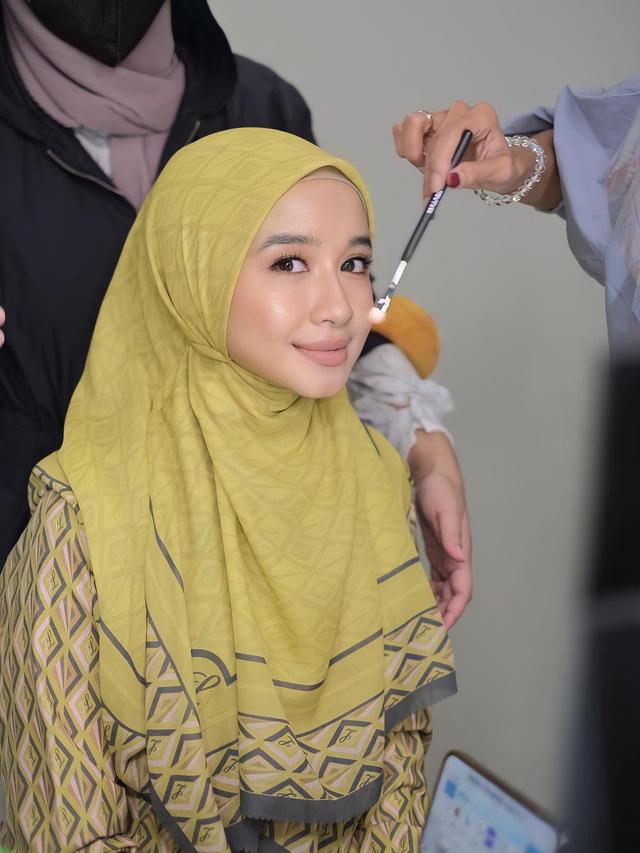 Penampilan terbaru Laudya Cynthia Bella yang makin syar'i dan adem
