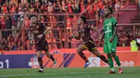 Ferdinand Sinaga mencetak gol penting saat PSM Makassar mengalahkan Bhayangkara FC di Stadion Andi Mattalatta Mattoangin, Makassar, Sabtu (13/7/2019). (Bola.com/Abdi Satria)