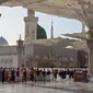 Jemaah haji diminta memprioritaskan ziarah Raudhah di Masjid Nabawi, Madinah sebelum melakukan ziarah ke lokasi ziarah lainnya. (Foto: MCH 2024)