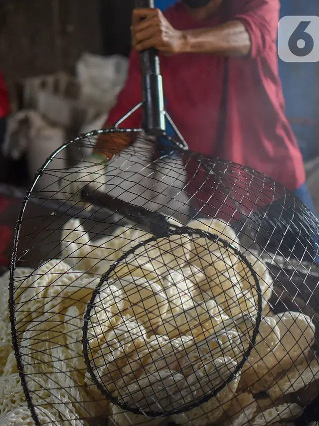 Produksi Kerupuk Saat Pandemi Covid-19