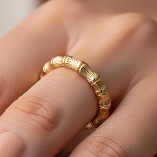 Inspirasi Cincin Emas Model Bambu (Image by Gemini AI)