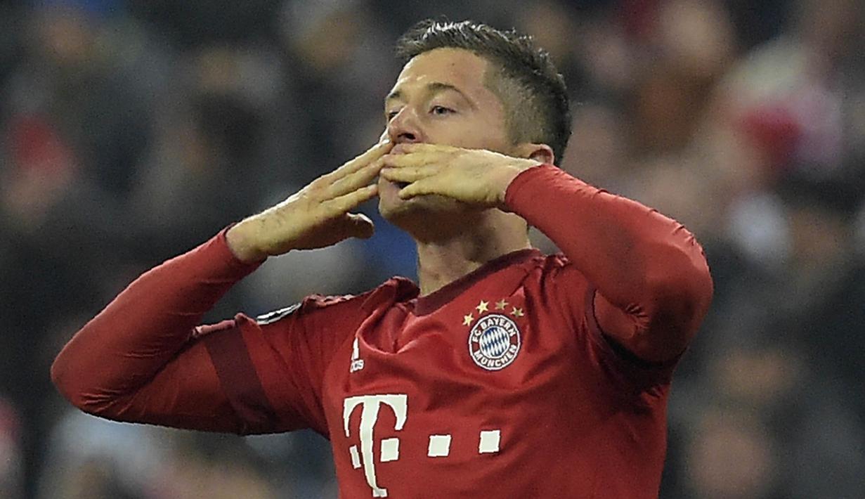 7. Robert Lewandowski  (Dortmund, Bayern Munchen) - 7 Gol. (AFP/Tobias Schwarz)