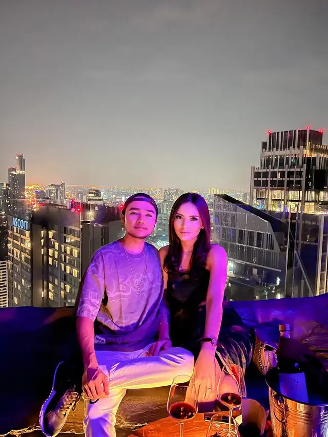 Hampir 3 Tahun Pacaran, Ini 6 Potret Terbaru Abash Mantan Lucinta Luna Bareng Kekasih