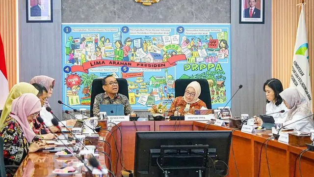 Veronica Tan saat Rapat Perdana Sebagai Wakil Menteri. [@praktikpraktino]